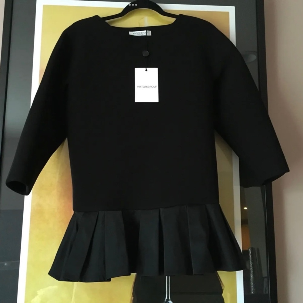 NWT VIKTOR & ROLF Ruffled Hem Top/Pullover. Size 38IT. - Picture 12 of 14